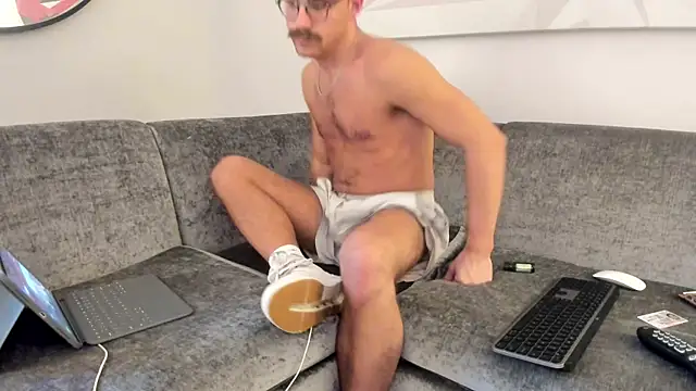 bobbyatx online show from October 23, 2025, 12:42 am