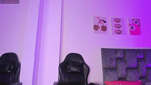 kittymonroe1 online show from May 6, 2026, 5:50 pm