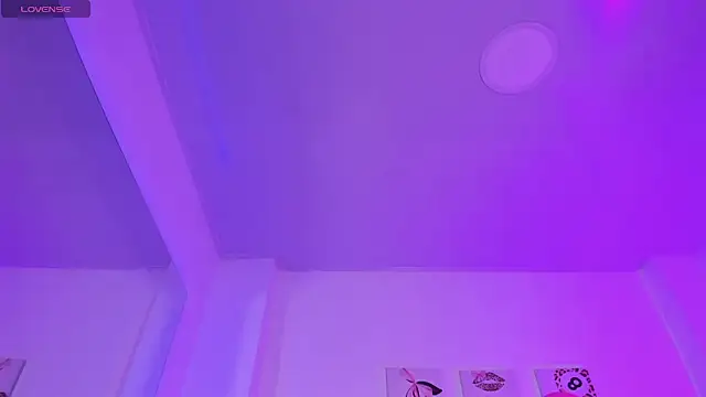 kittymonroe1 online show from April 30, 2026, 5:53 pm