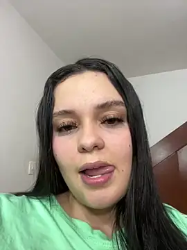 Snapshot of Selena_Roa chatting on November 4, 2025, 12:36 am Selena Roa online show from November 4, 2025, 12:36 am