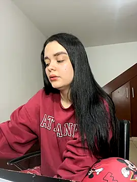 Snapshot of Selena_Roa chatting on November 2, 2025, 12:37 am Selena Roa online show from November 2, 2025, 12:37 am