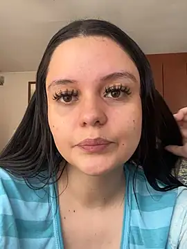Snapshot of Selena_Roa chatting on May 15, 2026, 3:54 pm Selena Roa online show from May 15, 2026, 3:54 pm