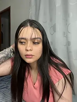 Snapshot of Selena_Roa chatting on April 15, 2026, 2:50 am Selena Roa online show from April 15, 2026, 2:50 am