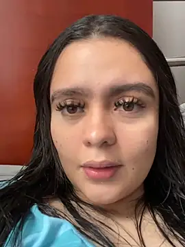 Snapshot of Selena_Roa chatting on April 15, 2026, 7:18 pm Selena Roa online show from April 15, 2026, 7:18 pm