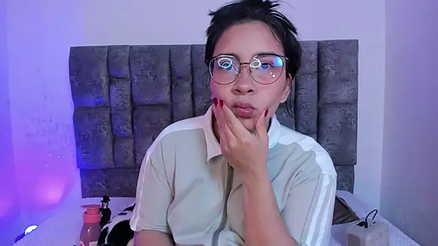 Snapshot of miah_storm chatting on November 14, 2025, 2:15 am miah storm online show from November 14, 2025, 2:15 am