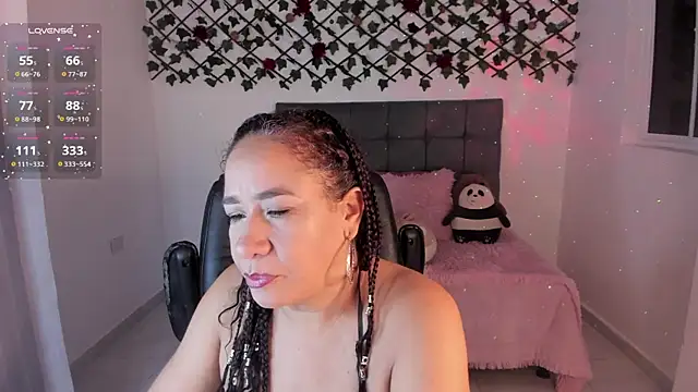 Snapshot of Karly_Closson chatting on December 2, 2025, 3:19 am Karly Closson online show from December 2, 2025, 3:19 am