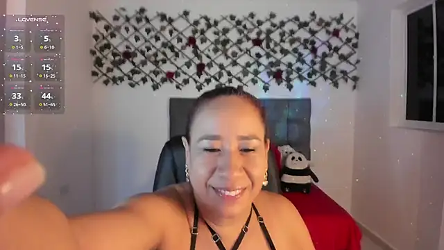 Snapshot of Karly_Closson chatting on November 17, 2025, 4:16 am Karly Closson online show from November 17, 2025, 4:16 am