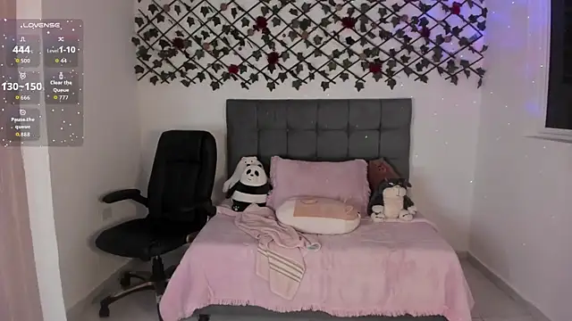 Snapshot of Karly_Closson chatting on November 14, 2025, 5:11 am Karly Closson online show from November 14, 2025, 5:11 am