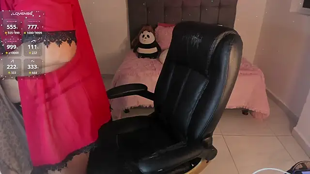 Snapshot of Karly_Closson chatting on November 26, 2025, 3:28 am Karly Closson online show from November 26, 2025, 3:28 am