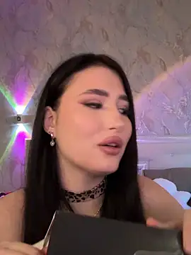 Snapshot of KailyBell chatting on October 26, 2025, 12:27 pm KailyBell online show from October 26, 2025, 12:27 pm