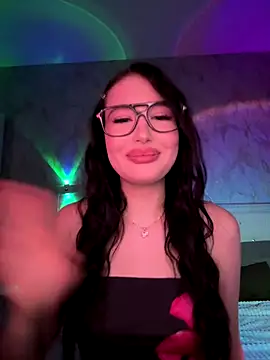 Snapshot of KailyBell chatting on December 15, 2025, 4:40 am KailyBell online show from December 15, 2025, 4:40 am