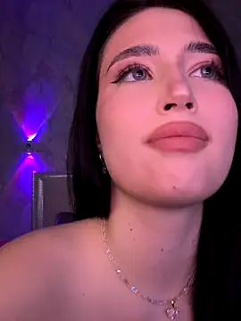 Snapshot of KailyBell chatting on November 8, 2025, 9:40 pm KailyBell online show from November 8, 2025, 9:40 pm