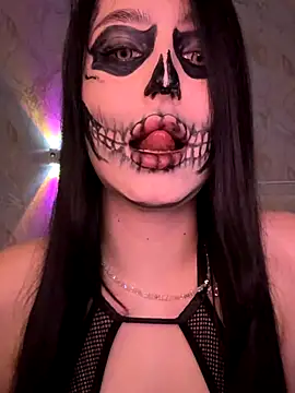 Snapshot of KailyBell chatting on October 31, 2025, 3:52 pm KailyBell online show from October 31, 2025, 3:52 pm