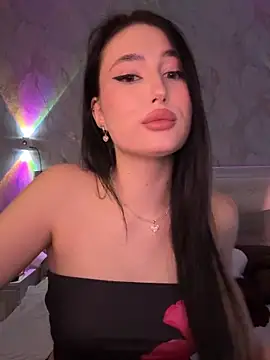 Snapshot of KailyBell chatting on October 29, 2025, 5:01 pm KailyBell online show from October 29, 2025, 5:01 pm