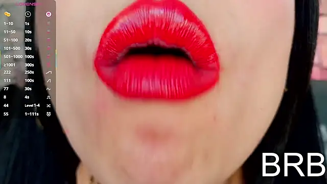 Snapshot of mia_roux1 chatting on November 10, 2025, 6:07 am mia roux1 online show from November 10, 2025, 6:07 am