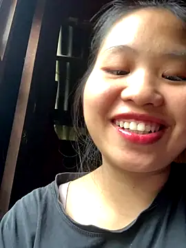 Snapshot of Miuu-Miuu chatting on October 21, 2025, 8:58 am Miuu-Miuu online show from October 21, 2025, 8:58 am