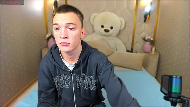 Snapshot of Derek_Banville chatting on October 30, 2025, 12:14 pm Derek Banville online show from October 30, 2025, 12:14 pm