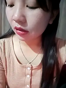 Snapshot of -Lanaa- chatting on November 26, 2025, 5:57 pm -Lanaa- online show from November 26, 2025, 5:57 pm