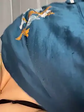 Snapshot of helo-kitty chatting on November 19, 2025, 1:22 pm helo-kitty online show from November 19, 2025, 1:22 pm