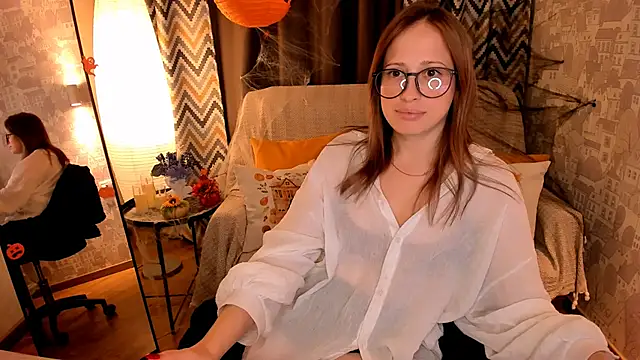 Snapshot of _SilverMoon_ chatting on October 22, 2025, 8:47 am SilverMoon online show from October 22, 2025, 8:47 am