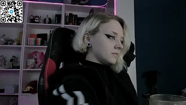 Holy Mistress S online show from February 24, 2026, 9:43 am