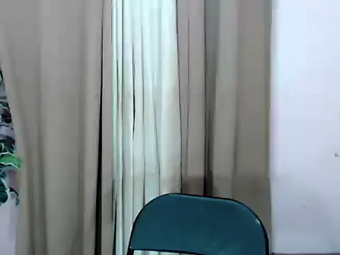 Snapshot of Felicity_lux chatting on June 27, 2026, 4:29 am Felicity lux online show from June 27, 2026, 4:29 am