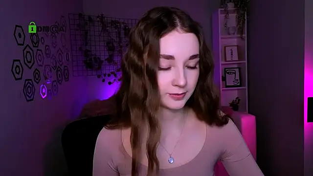 Snapshot of alisabliss chatting on December 16, 2025, 8:13 pm alisabliss online show from December 16, 2025, 8:13 pm