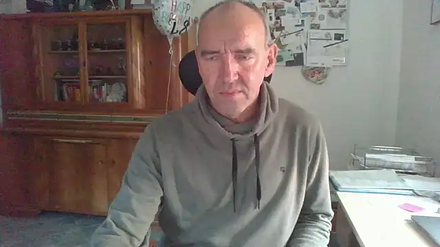 Lutzi1970 online show from November 11, 2025, 2:34 pm