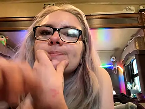 Snapshot of lostinherwonderland chatting on October 24, 2025, 6:29 pm lostinherwonderland online show from October 24, 2025, 6:29 pm