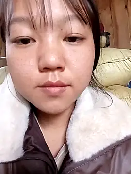 Quynhsumon online show from March 12, 2026, 3:45 am