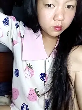 Quynhsumon online show from March 21, 2026, 3:16 pm