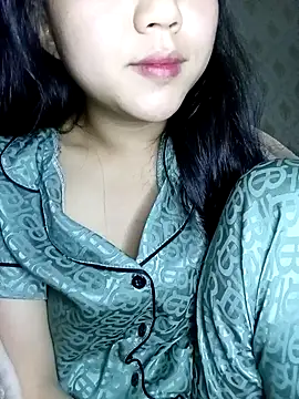 Quynhsumon online show from March 14, 2026, 2:56 pm