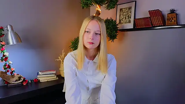 Snapshot of YungLyssy chatting on November 7, 2025, 3:33 am YungLyssy online show from November 7, 2025, 3:33 am