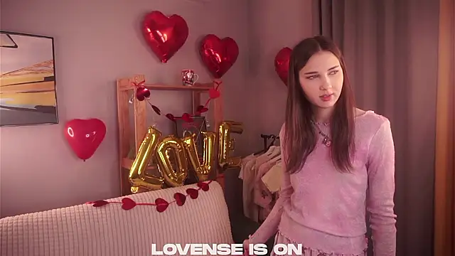 Snapshot of KateCahee chatting on February 13, 2026, 1:38 am KateCahee online show from February 13, 2026, 1:38 am