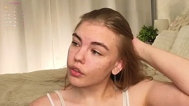 Snapshot of MelodyBaur chatting on July 1, 2026, 1:44 pm MelodyBaur online show from July 1, 2026, 1:44 pm