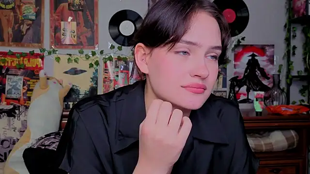 Snapshot of SusannDimanche chatting on November 3, 2025, 7:39 pm SusannDimanche online show from November 3, 2025, 7:39 pm