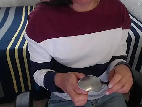 Snapshot of Negritatata chatting on November 19, 2025, 12:05 pm Negritatata online show from November 19, 2025, 12:05 pm