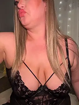 Snapshot of Scottish_Milf_Bella_xo chatting on March 28, 2026, 11:39 pm Scottish Milf Bella xo online show from March 28, 2026, 11:39 pm