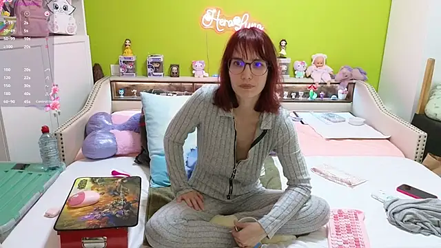  HeraLuna  online show from March 3, 2026, 9:11 pm