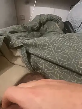 Snapshot of f7al00 chatting on November 11, 2025, 5:57 am f7al00 online show from November 11, 2025, 5:57 am