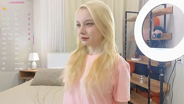 Snapshot of IraYounce chatting on November 12, 2025, 1:10 am IraYounce online show from November 12, 2025, 1:10 am