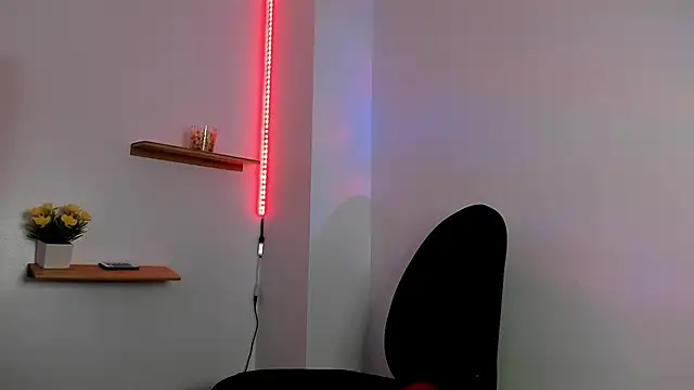 eimyy rouse online show from March 15, 2026, 6:26 pm