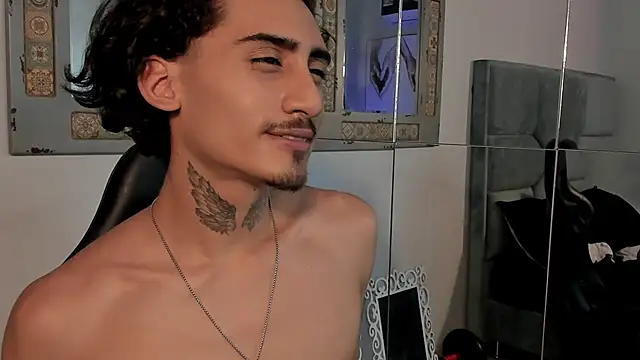 Snapshot of Mr_Strike chatting on October 27, 2025, 2:45 am Mr Strike online show from October 27, 2025, 2:45 am