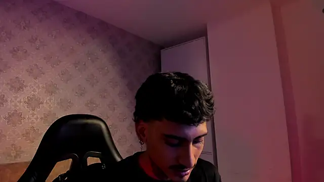 Snapshot of Mr_Strike chatting on November 23, 2025, 3:05 am Mr Strike online show from November 23, 2025, 3:05 am