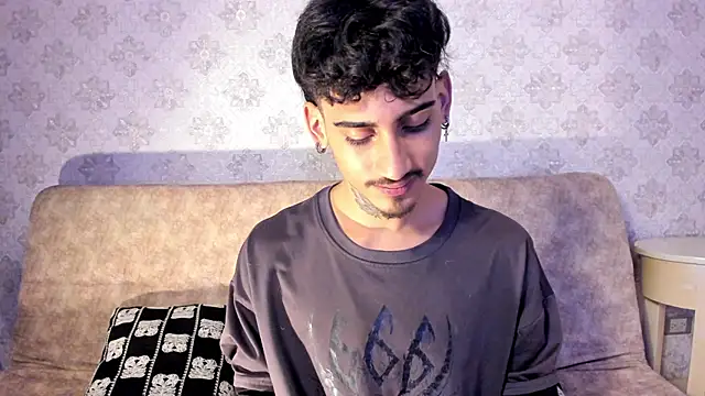 Snapshot of Mr_Strike chatting on November 14, 2025, 2:37 am Mr Strike online show from November 14, 2025, 2:37 am