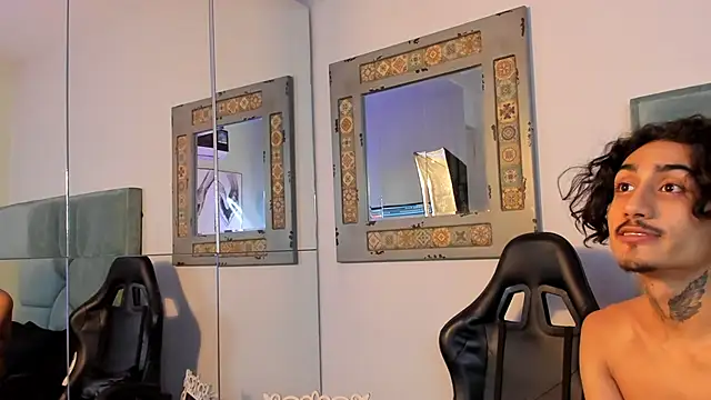 Snapshot of Mr_Strike chatting on November 1, 2025, 2:40 am Mr Strike online show from November 1, 2025, 2:40 am