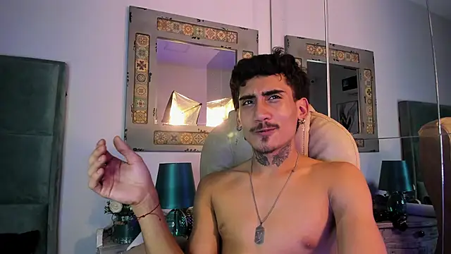 Snapshot of Mr_Strike chatting on December 13, 2025, 8:04 pm Mr Strike online show from December 13, 2025, 8:04 pm