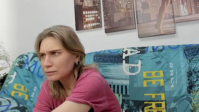 Snapshot of Tenderly_Sophie chatting on February 22, 2026, 1:30 am Tenderly Sophie online show from February 22, 2026, 1:30 am