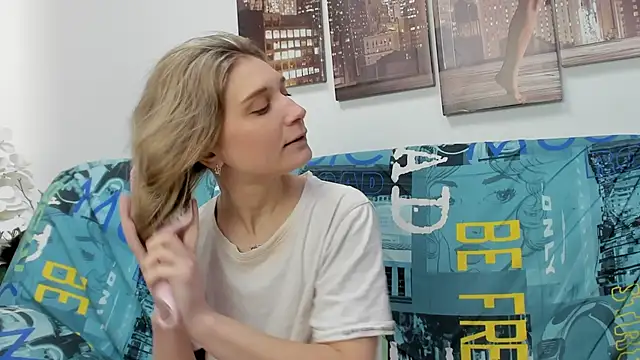 Snapshot of Tenderly_Sophie chatting on February 23, 2026, 1:29 am Tenderly Sophie online show from February 23, 2026, 1:29 am