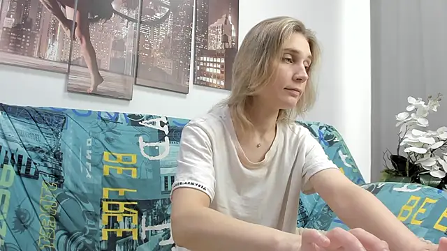 Snapshot of Tenderly_Sophie chatting on March 15, 2026, 1:34 am Tenderly Sophie online show from March 15, 2026, 1:34 am